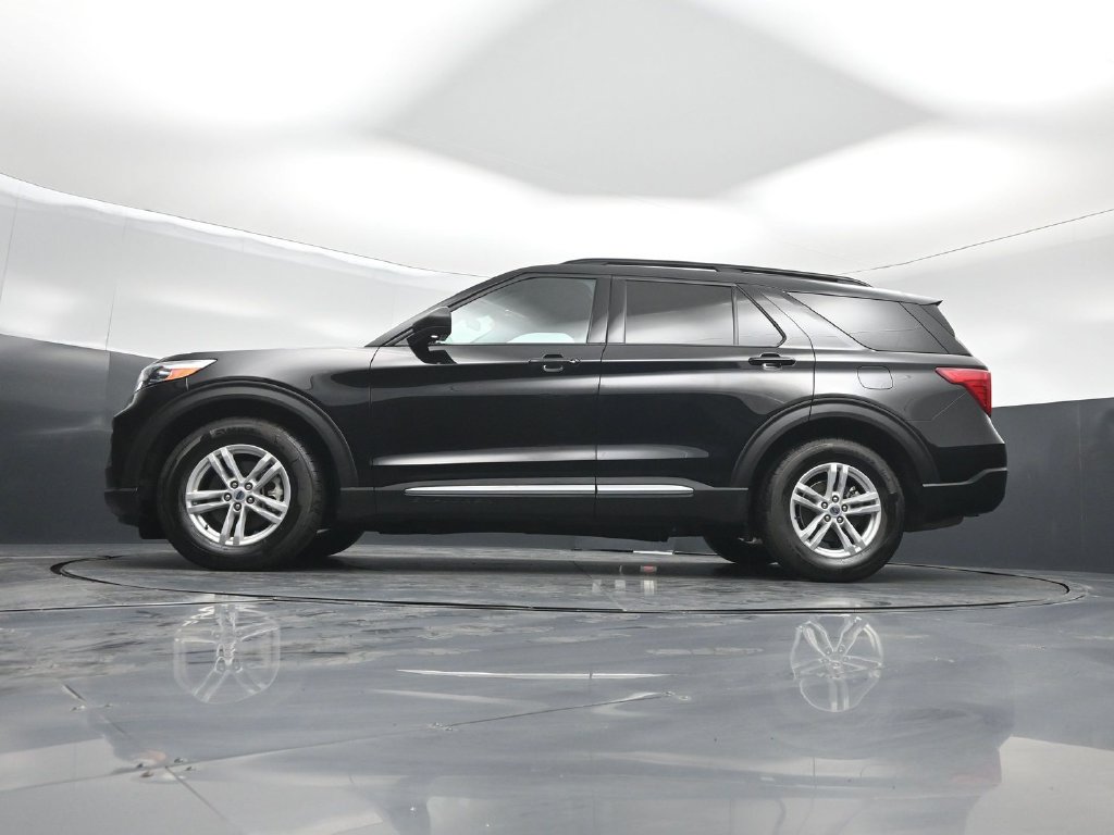 Certified 2024 Ford Explorer XLT RWD image 52