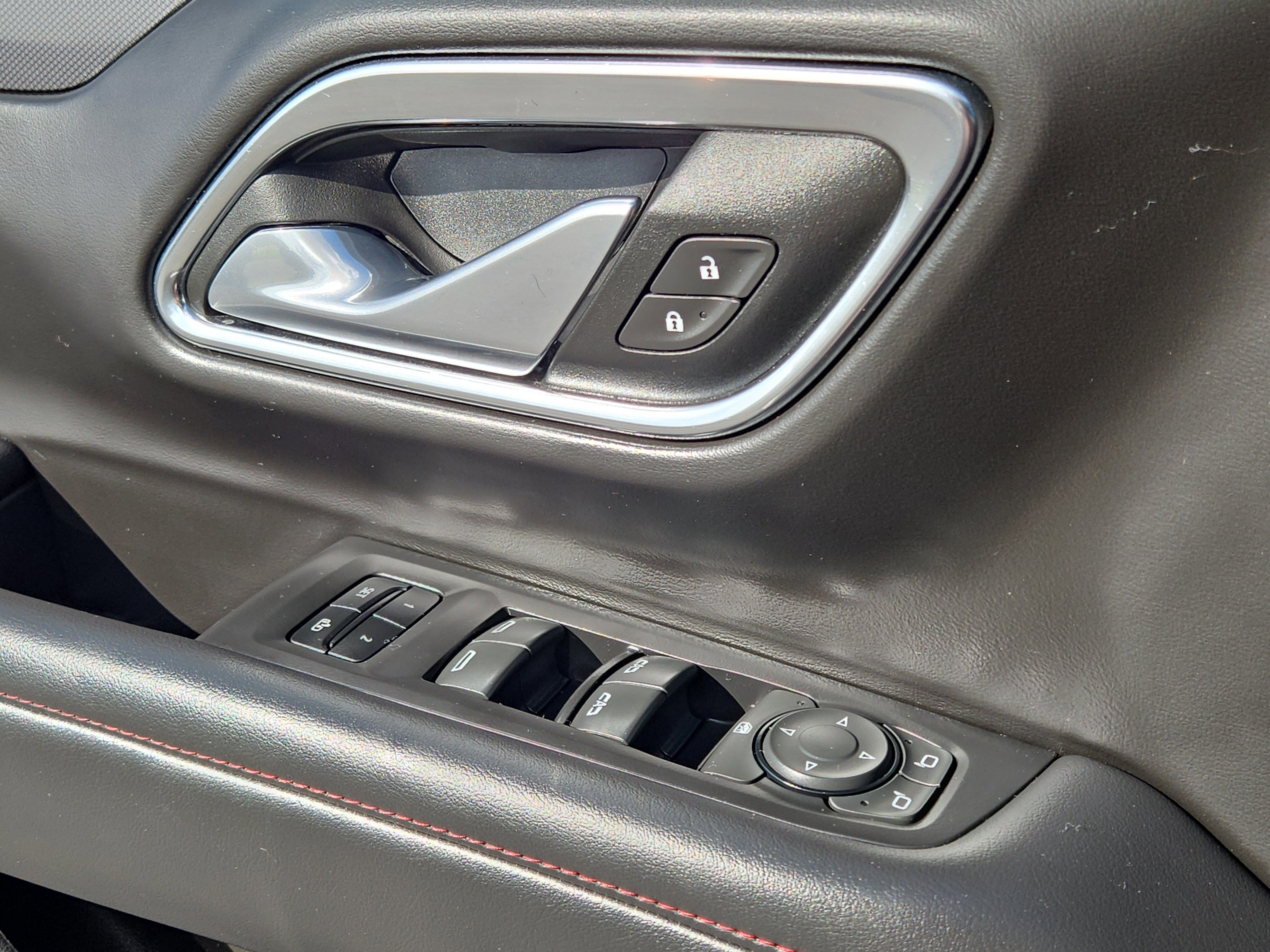 Used 2024 Chevrolet Suburban RST image 22