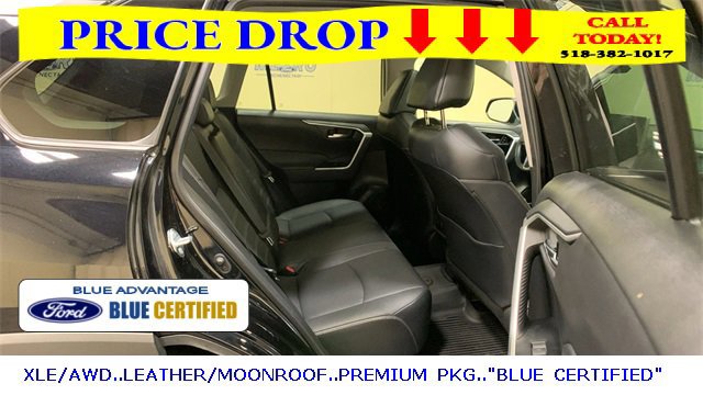 Used 2022 Toyota RAV4 XLE Premium image 16