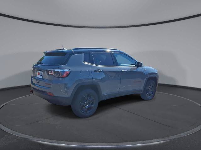 Used 2024 Jeep Compass Trailhawk AWD/4WD image 8