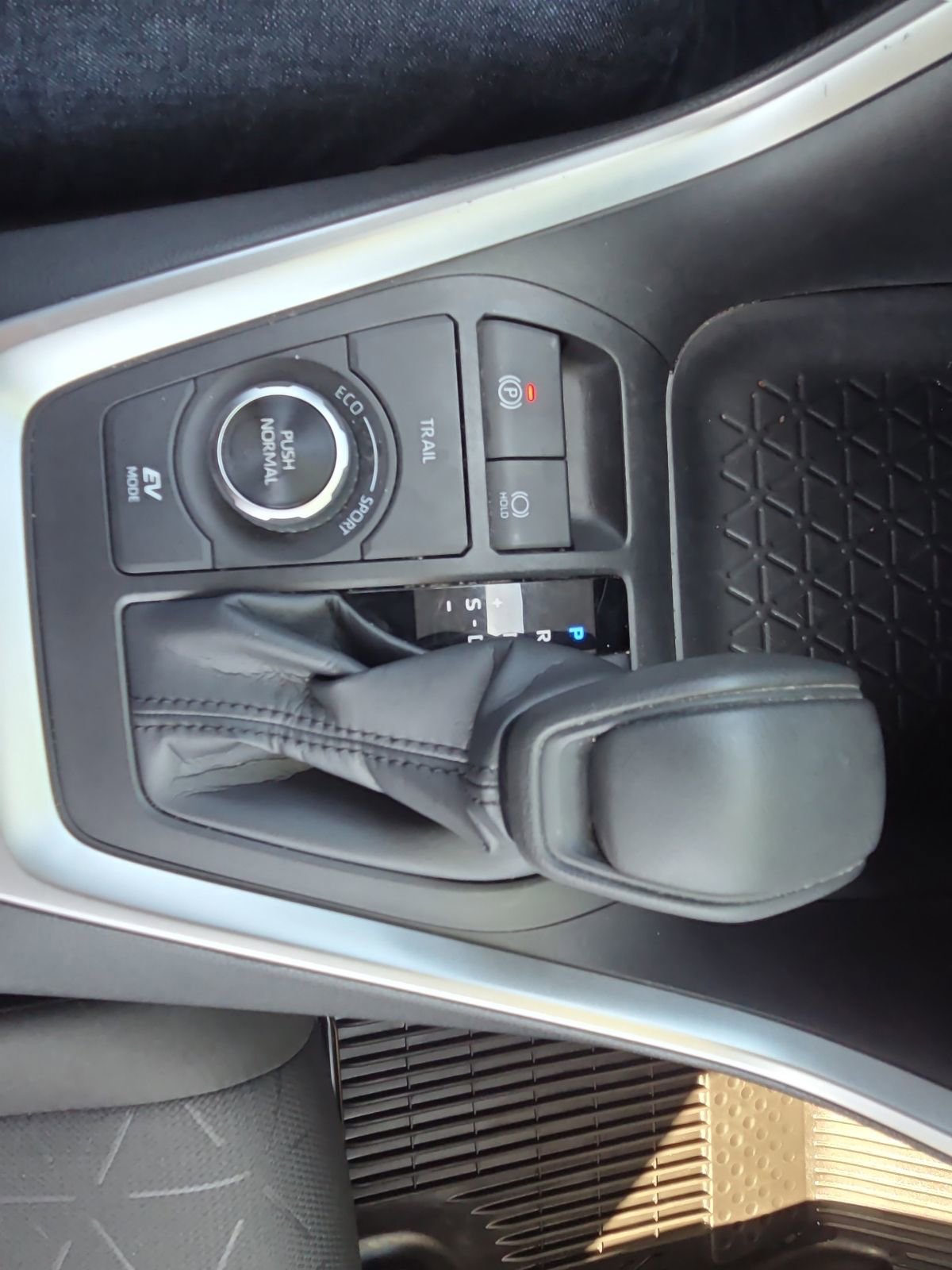 Used 2024 Toyota RAV4 XLE w/ Convenience Package AWD/4WD image 28
