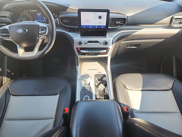 Certified 2022 Ford Explorer XLT w/ Equipment Group 202A image 8