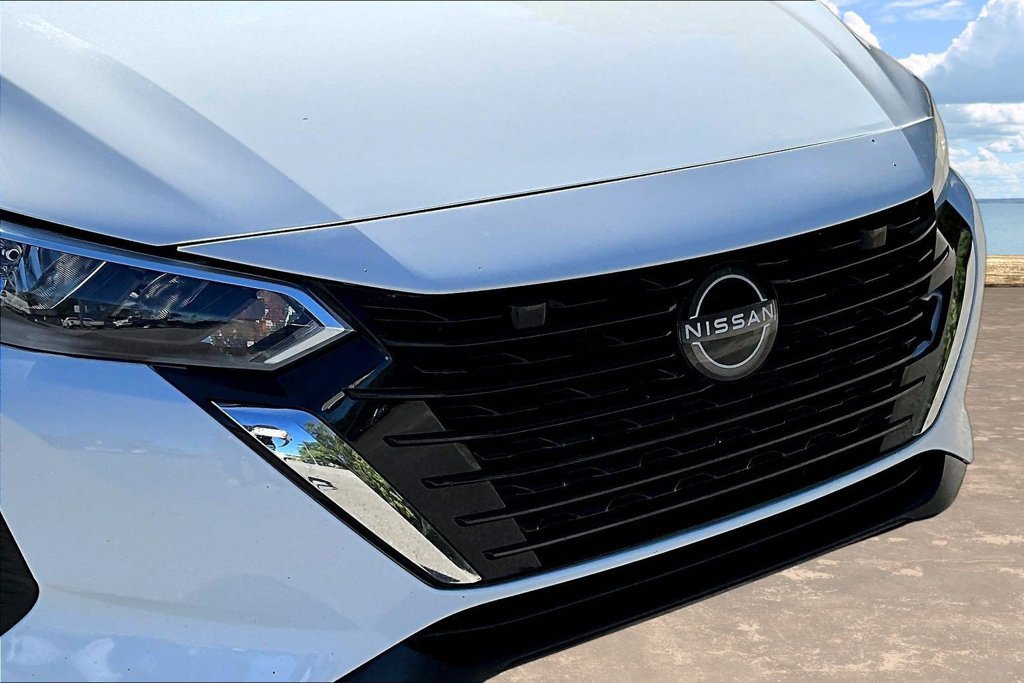 Used 2025 Nissan Sentra SV FWD image 35