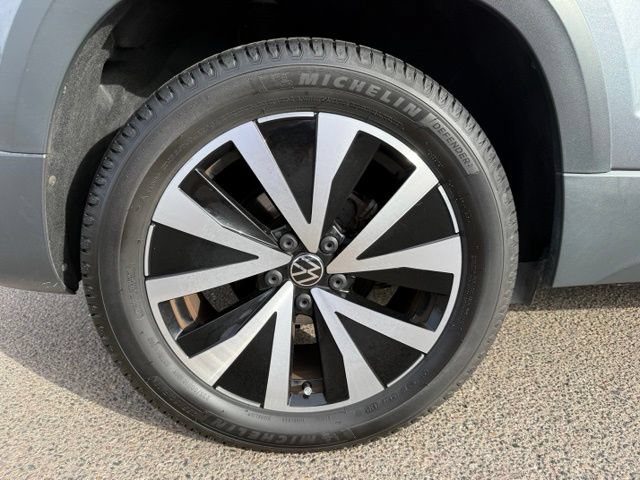 Used 2022 Volkswagen Taos SE FWD image 37