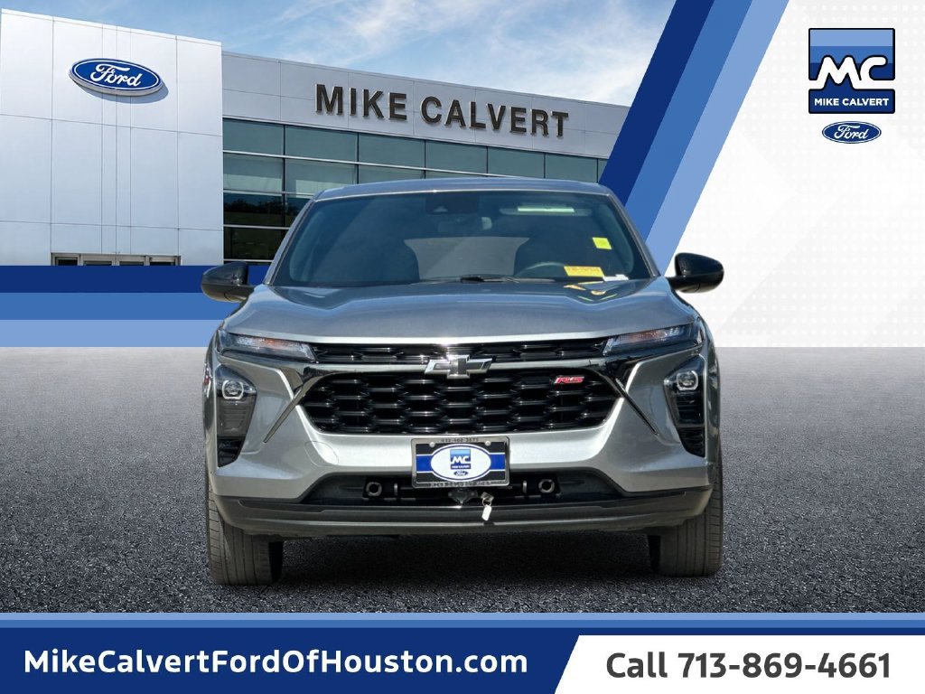 Used 2025 Chevrolet Trax RS w/ Sunroof Package FWD image 8