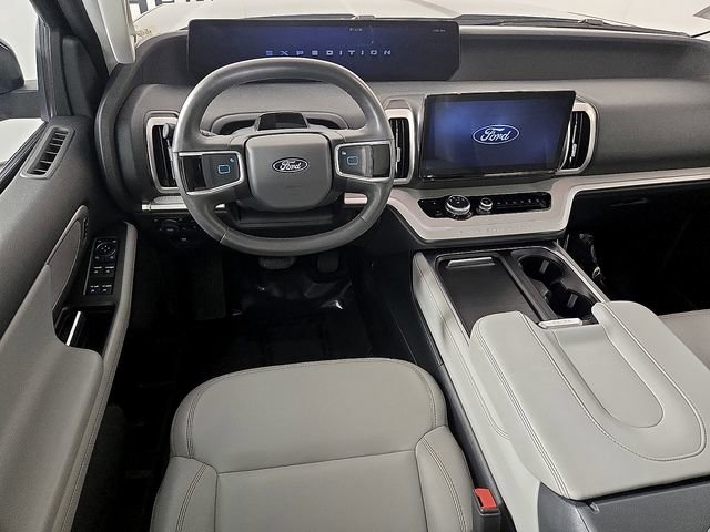 Certified 2025 Ford Expedition Active AWD/4WD image 13