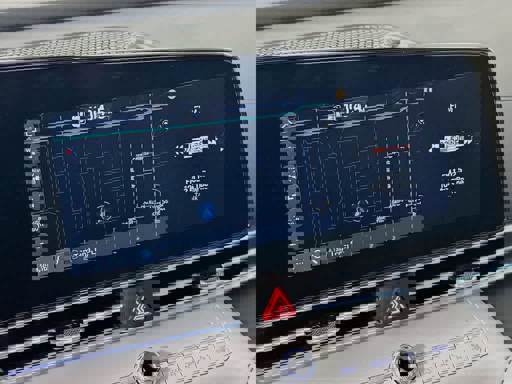 Used 2026 Hyundai Elantra Limited w/ Cargo Package image 25