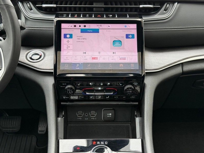 Used 2024 Jeep Grand Cherokee L Limited w/ Luxury Tech Group II image 12