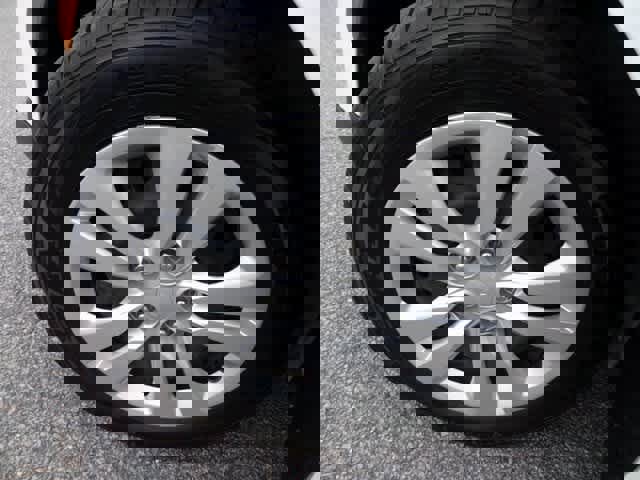 Used 2023 Kia Soul LX image 29