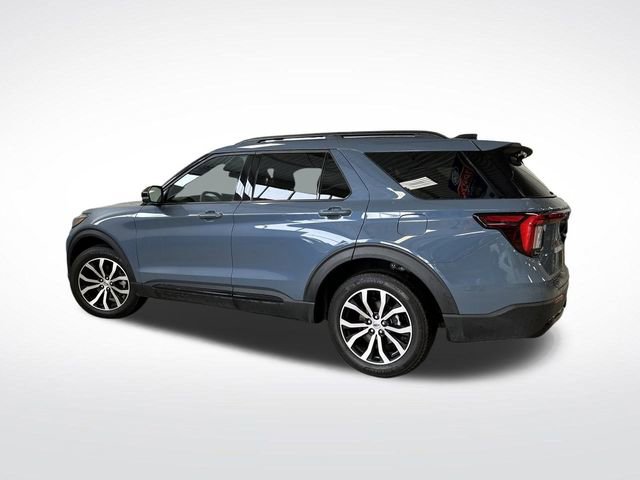 Certified 2025 Ford Explorer ST-Line image 3