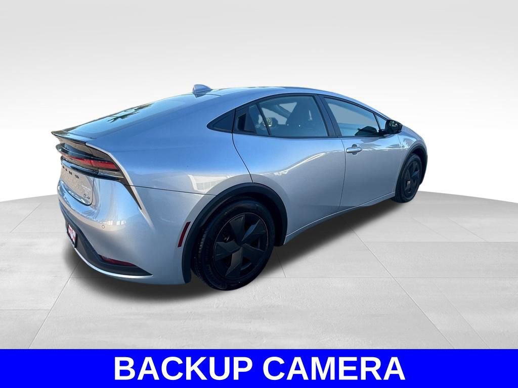 Used 2024 Toyota Prius LE FWD video 3