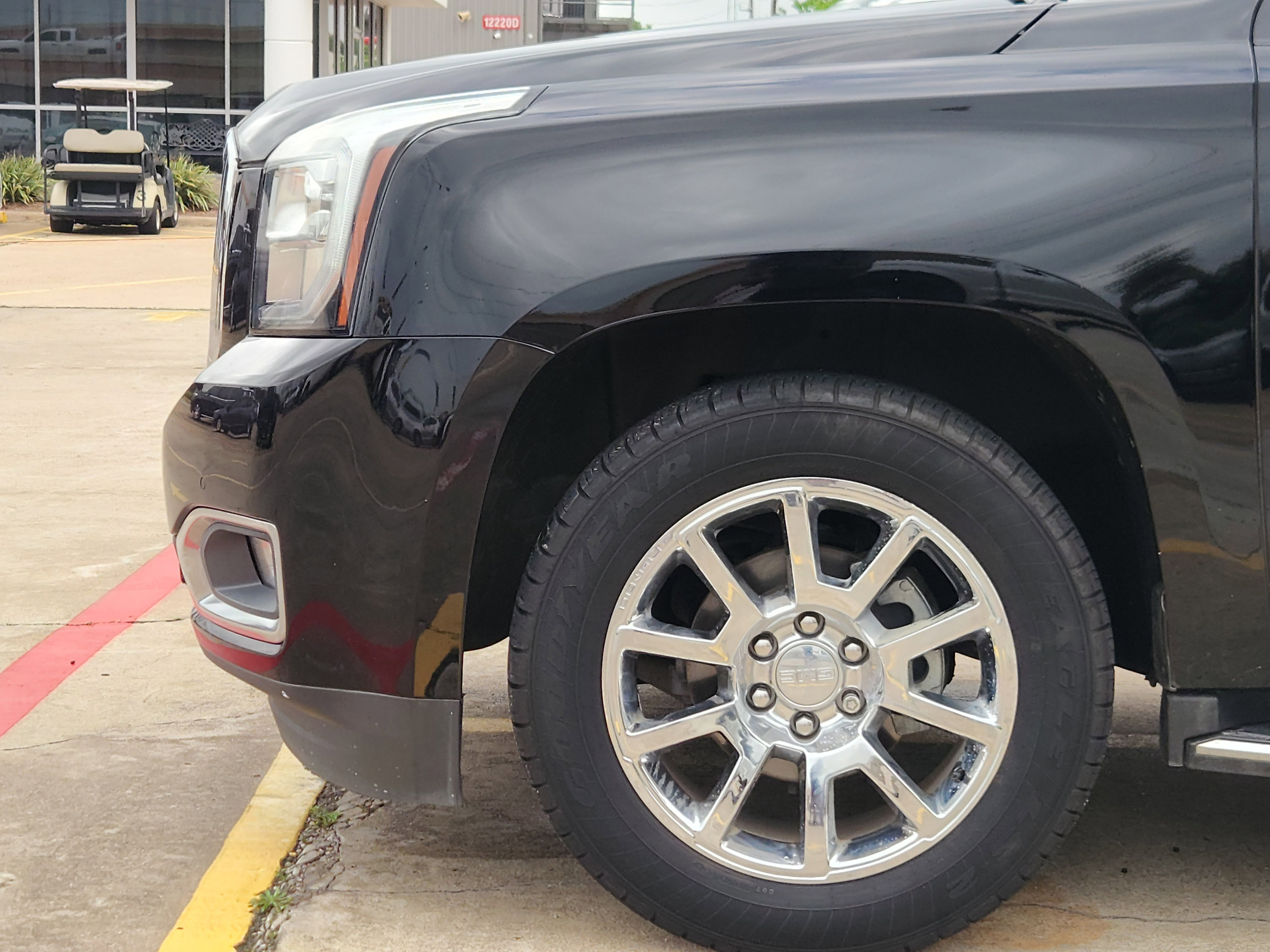 Used 2019 GMC Yukon Denali RWD image 5