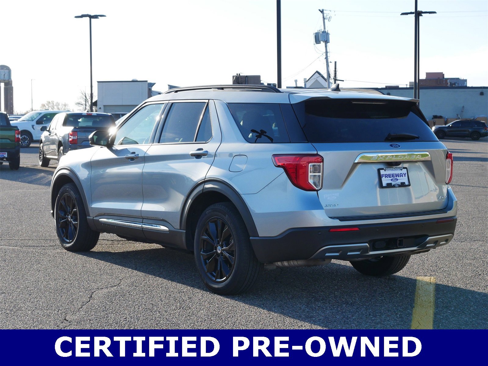 Certified 2023 Ford Explorer XLT w/ Equipment Group 202A image 3