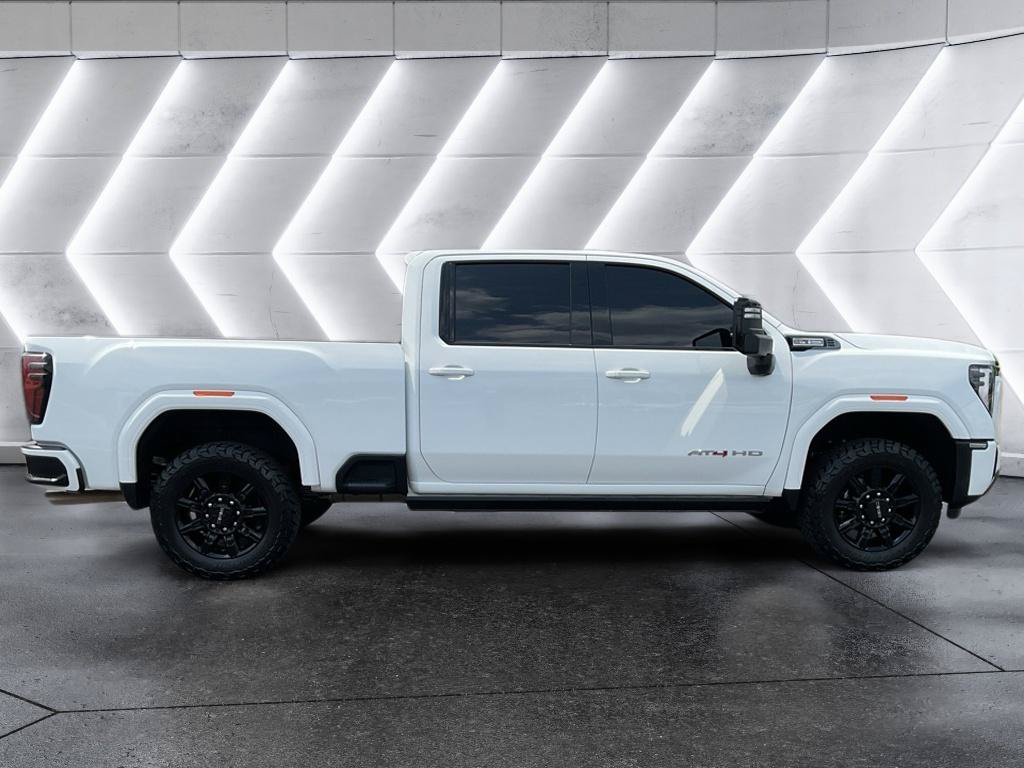 Used 2025 GMC Sierra 2500 AT4 w/ AT4 Premium Plus Package AWD/4WD image 8