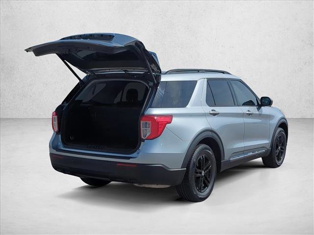 Certified 2023 Ford Explorer XLT RWD image 5