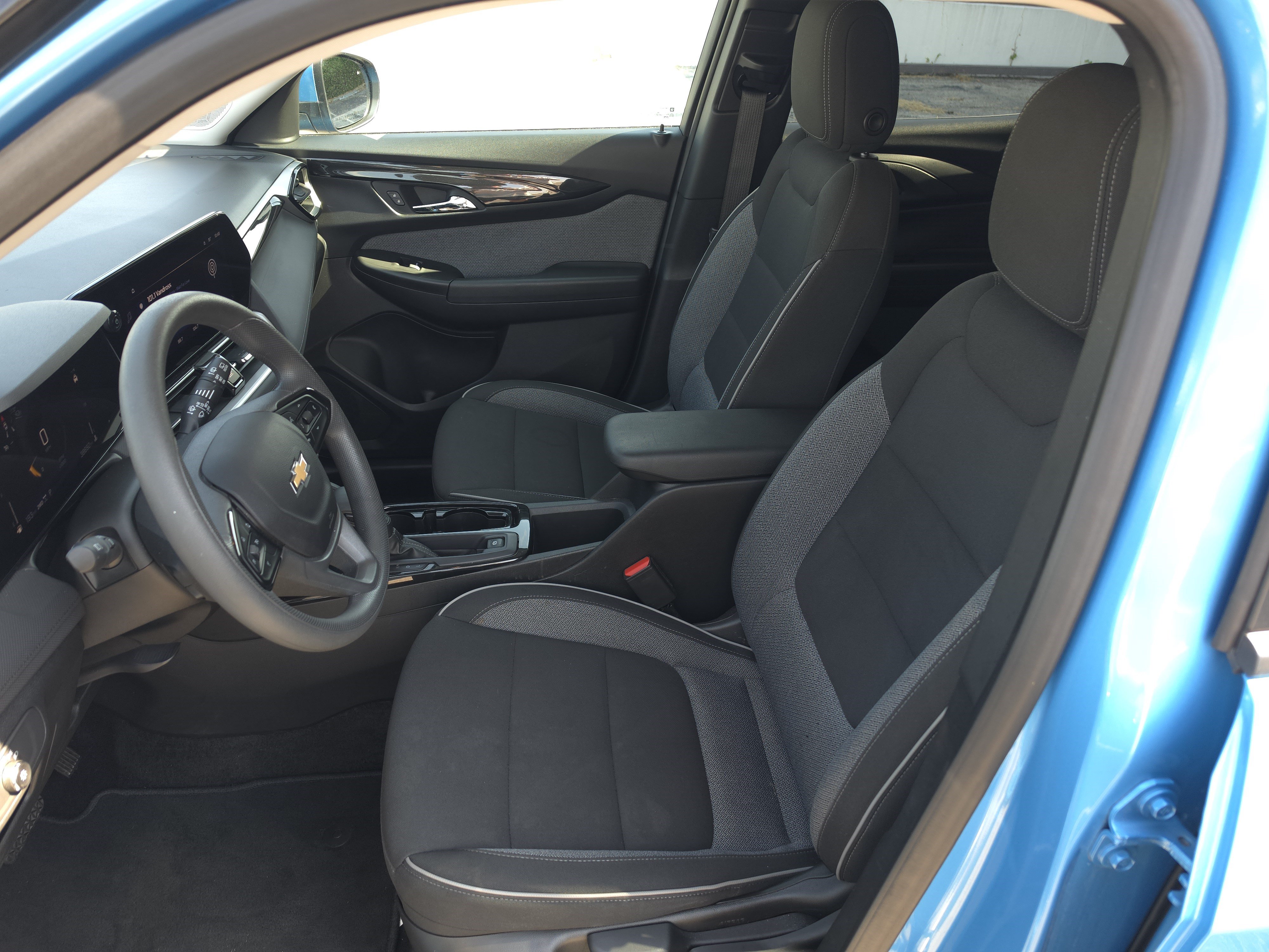 Used 2025 Chevrolet TrailBlazer LT w/ Driver Confidence Package AWD/4WD image 11