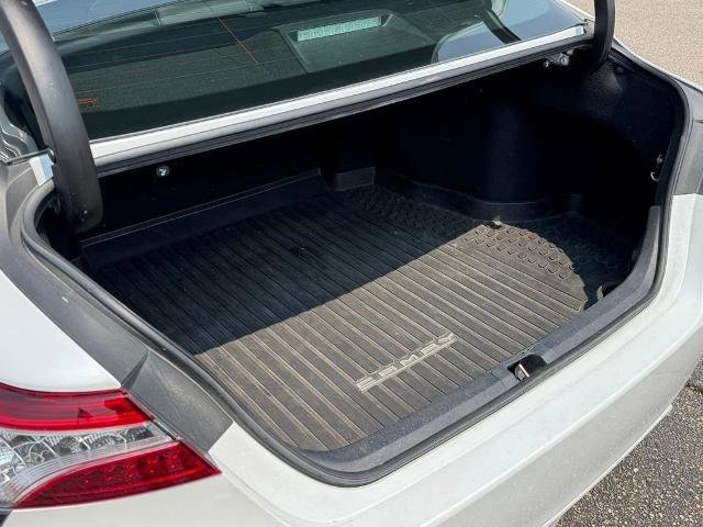 Used 2020 Toyota Camry XSE image 6