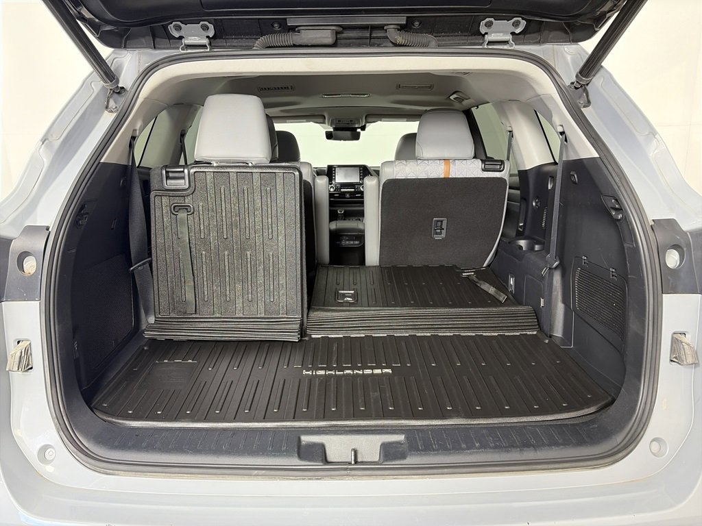 Used 2022 Toyota Highlander Bronze Edition image 27