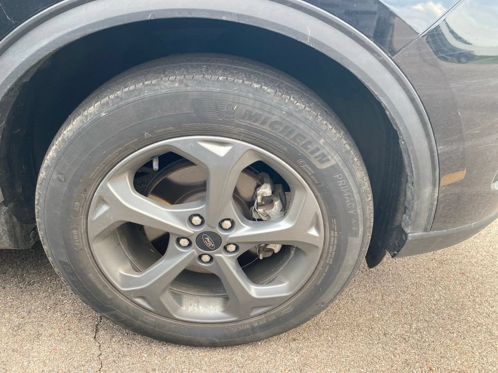 Certified 2025 Ford Escape ST-Line Select AWD/4WD image 4