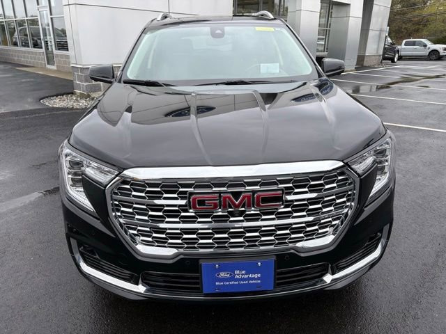 Used 2024 GMC Terrain Denali w/ Denali Premium Package AWD/4WD image 8