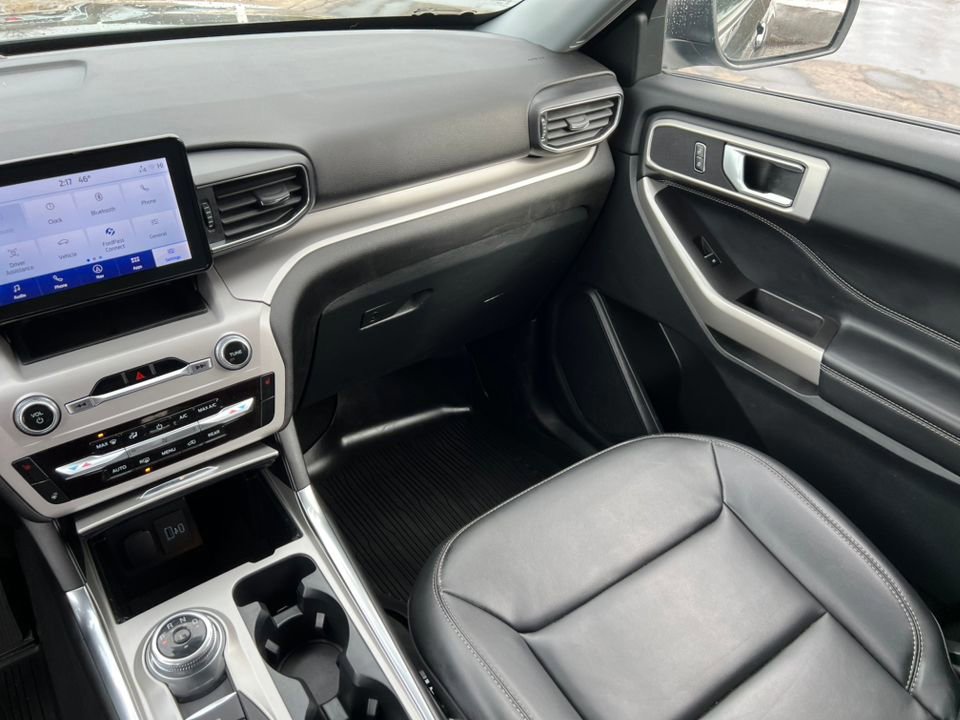 Certified 2023 Ford Explorer XLT w/ Equipment Group 202A image 38