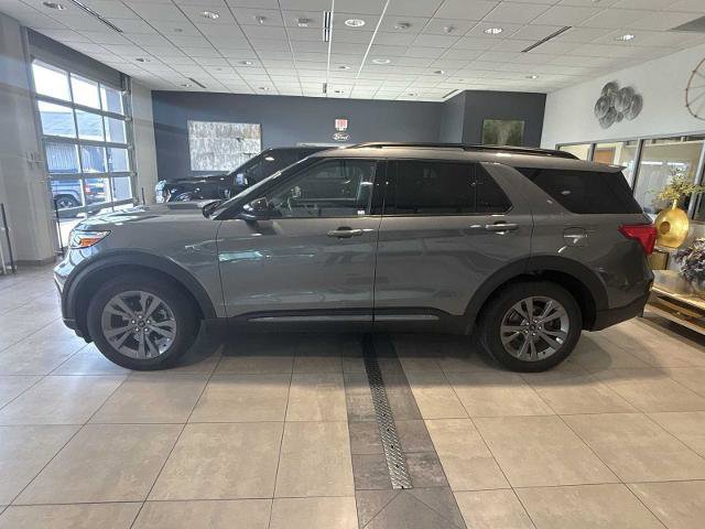 Certified 2022 Ford Explorer XLT w/ Equipment Group 202A image 2