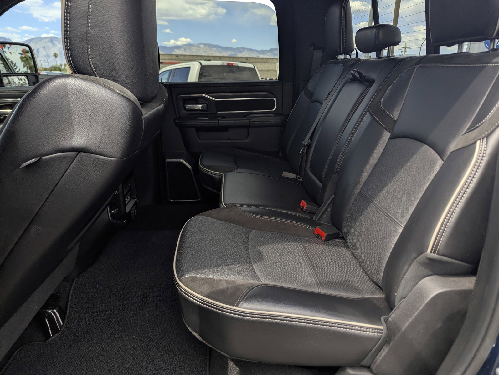 Used 2024 RAM 2500 Laramie w/ Night Edition AWD/4WD image 9