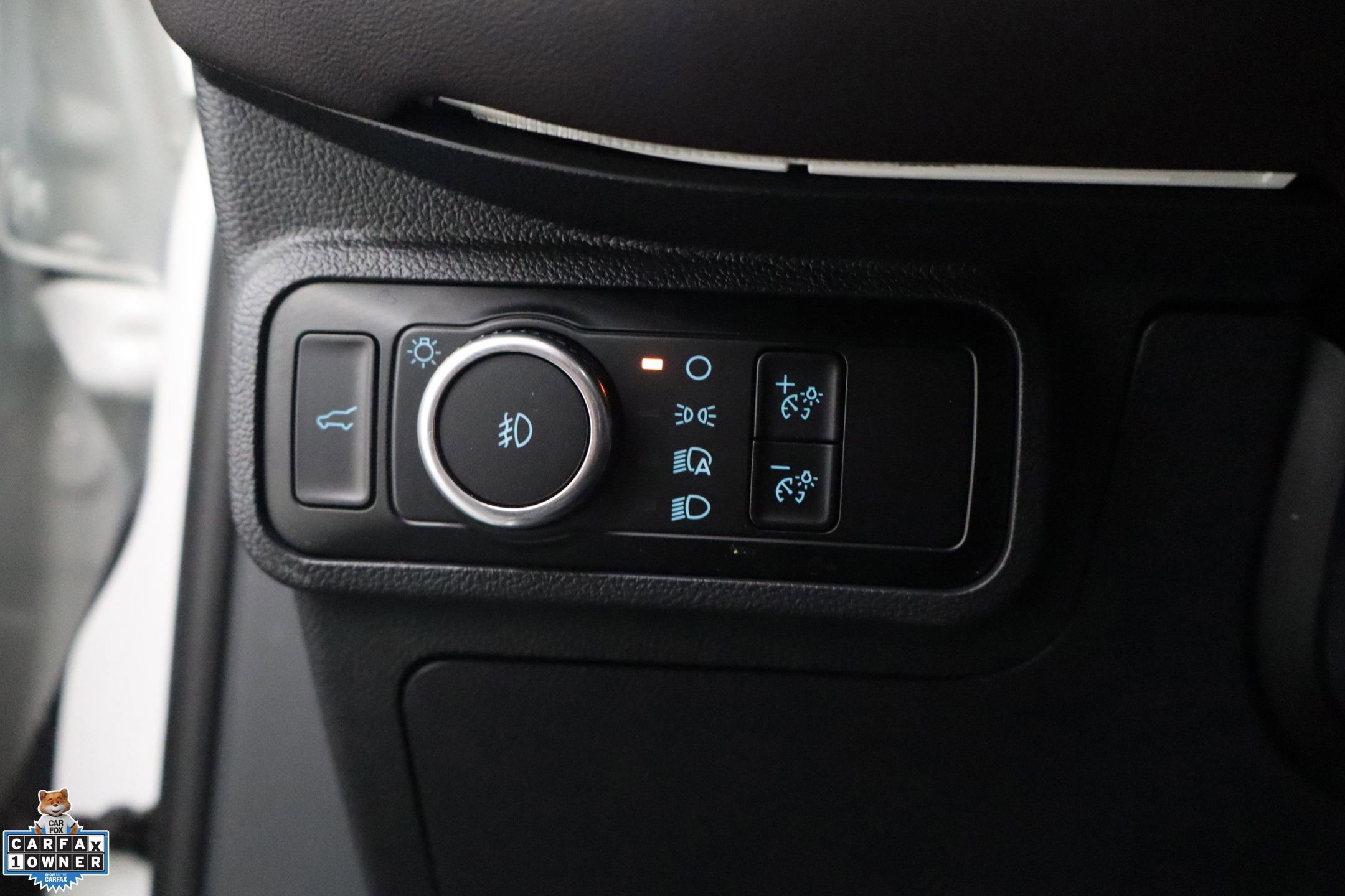 Certified 2025 Ford Explorer Platinum RWD image 21