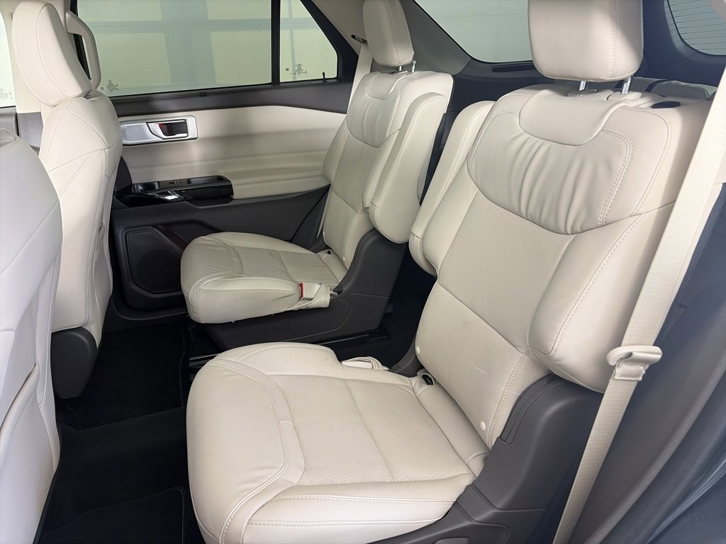 Certified 2022 Ford Explorer Platinum w/ Equipment Group 601A image 13