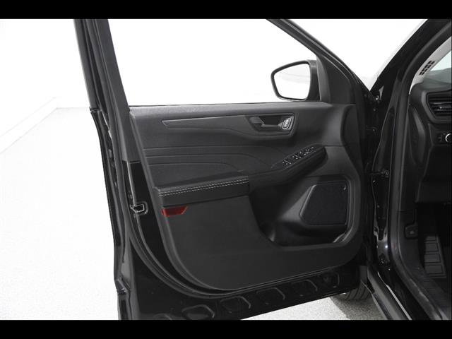 Certified 2024 Ford Escape Active w/ Tech Pack #1 AWD/4WD image 4