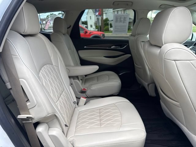 Used 2022 Buick Enclave Avenir w/ Avenir Technology Package AWD/4WD image 38
