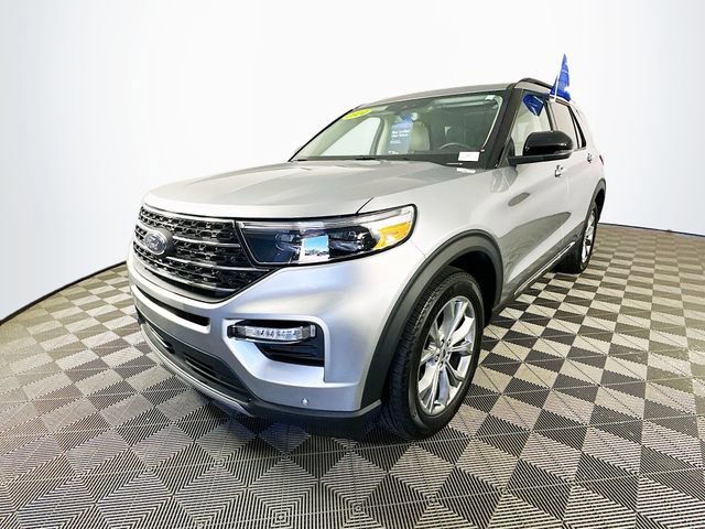 Certified 2024 Ford Explorer XLT w/ Equipment Group 202A AWD/4WD image 7