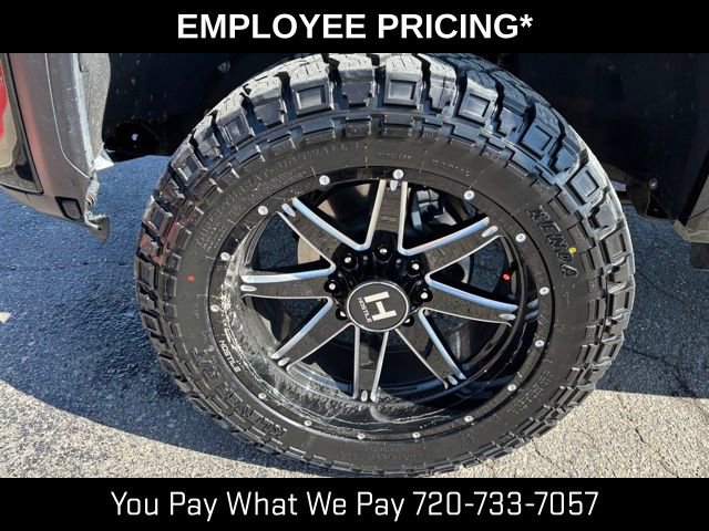 Used 2024 GMC Sierra 2500 AT4 w/ AT4 Premium Plus Package AWD/4WD image 11