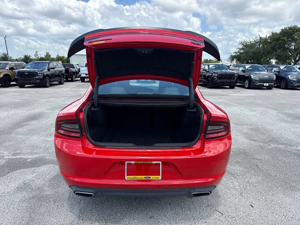 Used 2017 Dodge Charger R/T w/ Blacktop Package RWD image 26