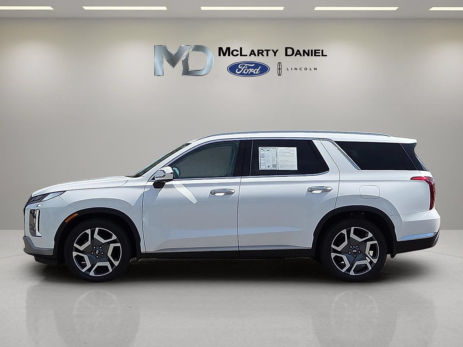 Used 2025 Hyundai Palisade Limited AWD/4WD image 3