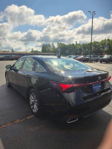 Used 2022 Toyota Avalon XLE w/ Moonroof Package FWD image 9
