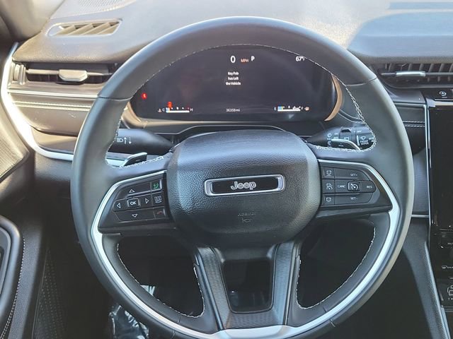 Used 2024 Jeep Grand Cherokee L Altitude AWD/4WD image 11