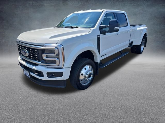 Certified 2026 Ford F450 Platinum w/ FX4 Off-Road Package AWD/4WD image 3