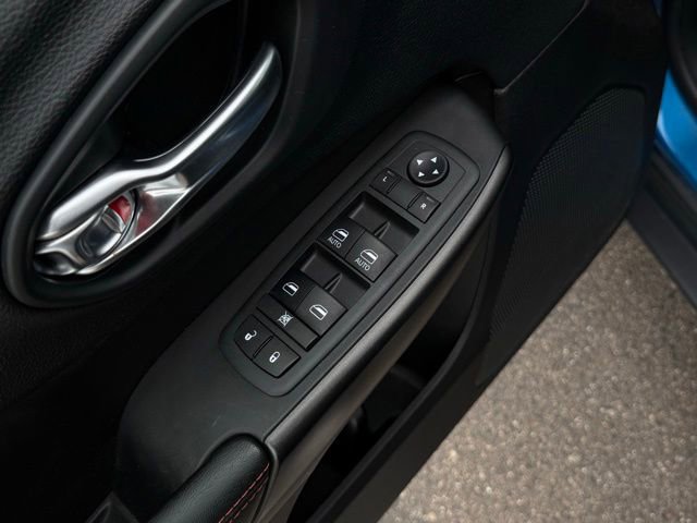 Used 2020 Jeep Cherokee Trailhawk w/ Cold Weather Group AWD/4WD image 11