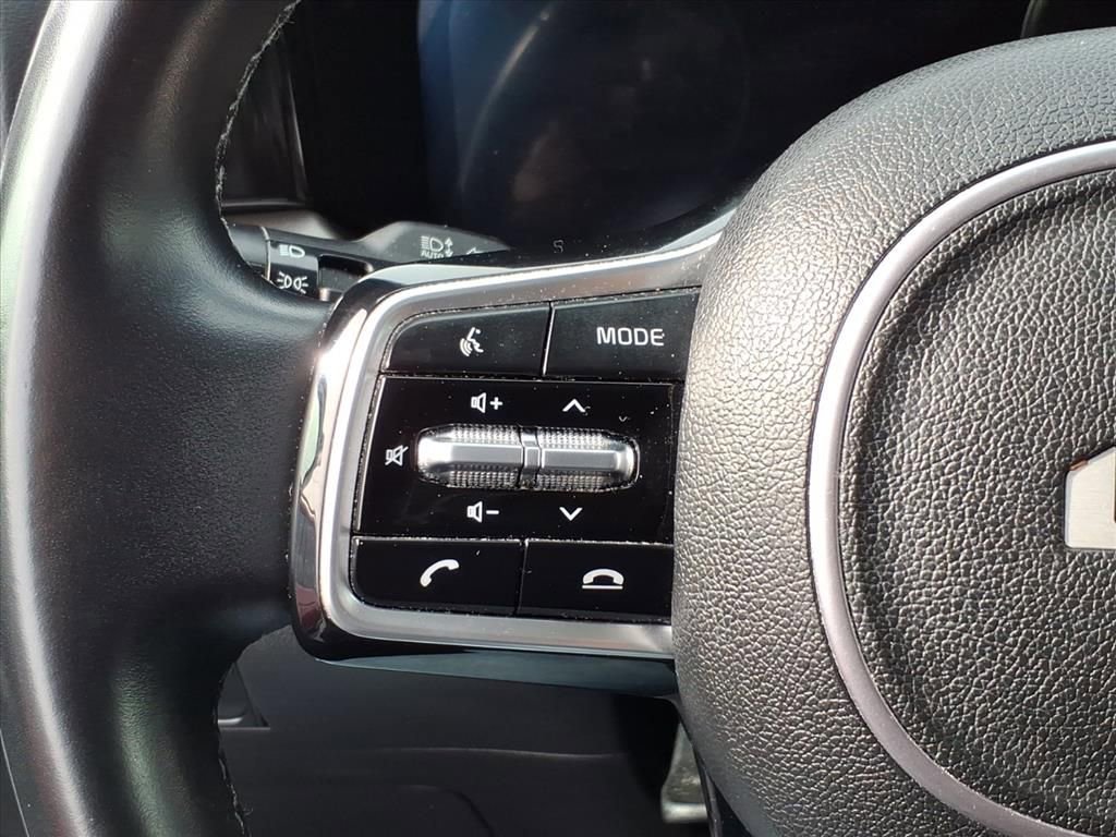 Used 2023 Kia Sorento SX image 17