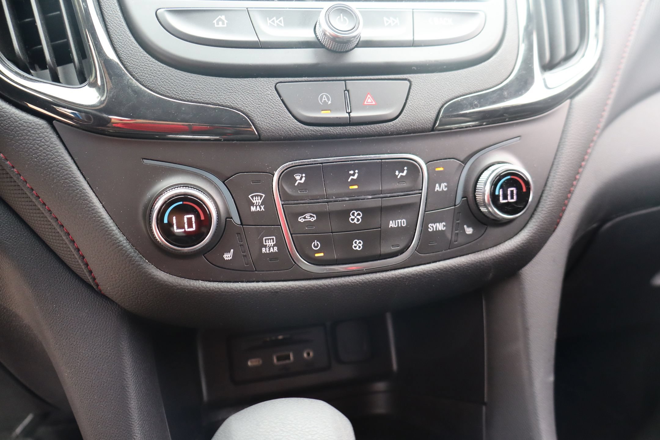 Used 2024 Chevrolet Equinox RS AWD/4WD image 18