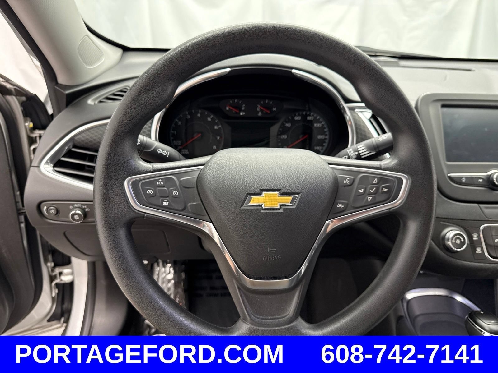 Used 2018 Chevrolet Malibu LT FWD image 14