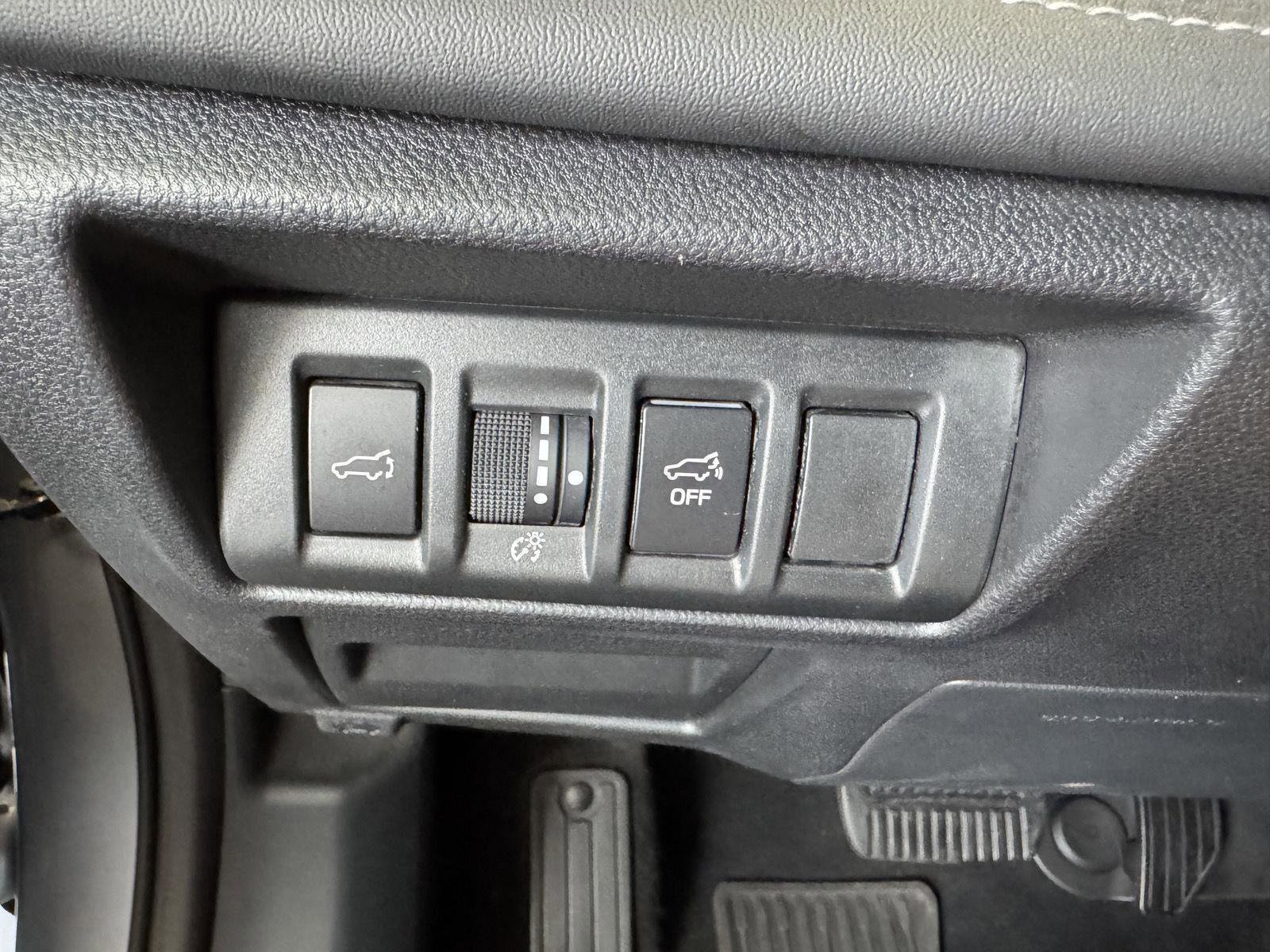 Used 2025 Subaru Outback Limited AWD/4WD image 26