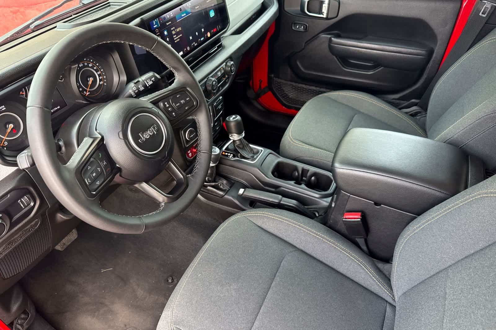 Used 2025 Jeep Wrangler Unlimited Sport AWD/4WD image 11