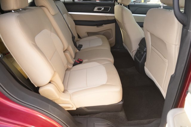 Certified 2017 Ford Explorer XLT w/ Equipment Group 201A image 18