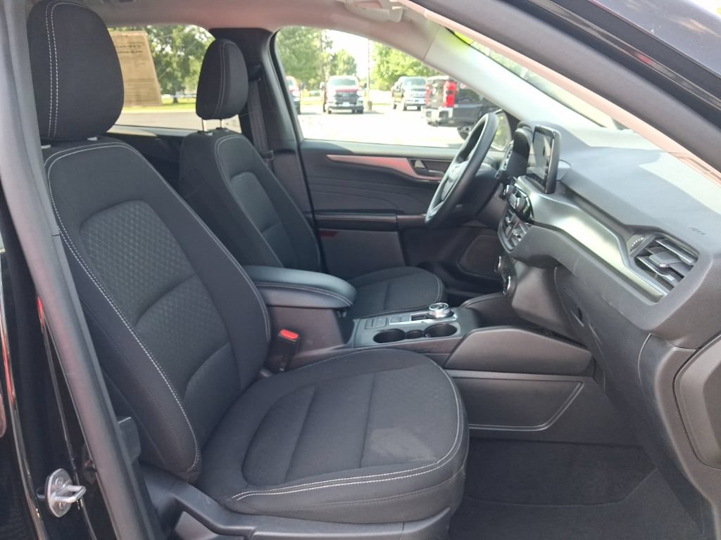Certified 2025 Ford Escape Active FWD image 15
