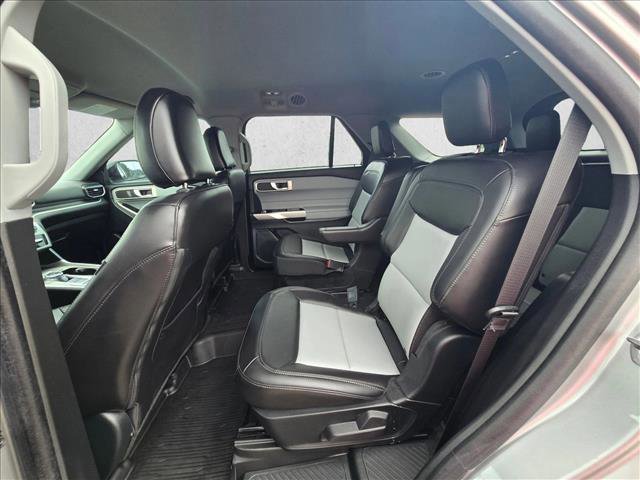 Certified 2023 Ford Explorer XLT w/ Equipment Group 202A RWD image 16
