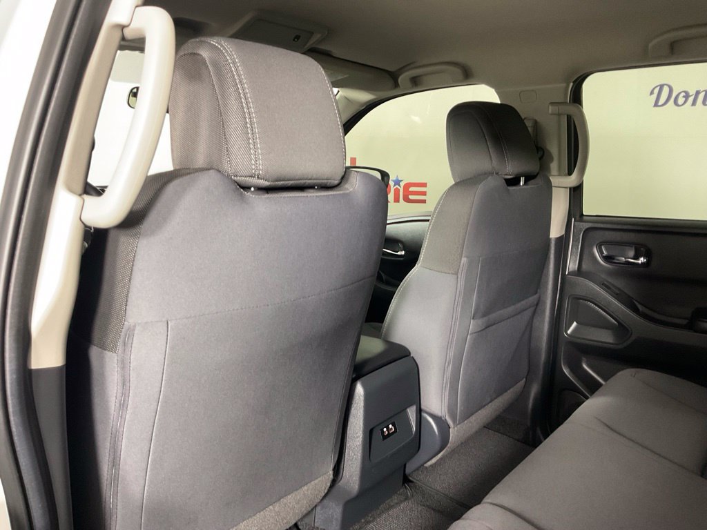 Used 2025 Nissan Frontier SV RWD image 15