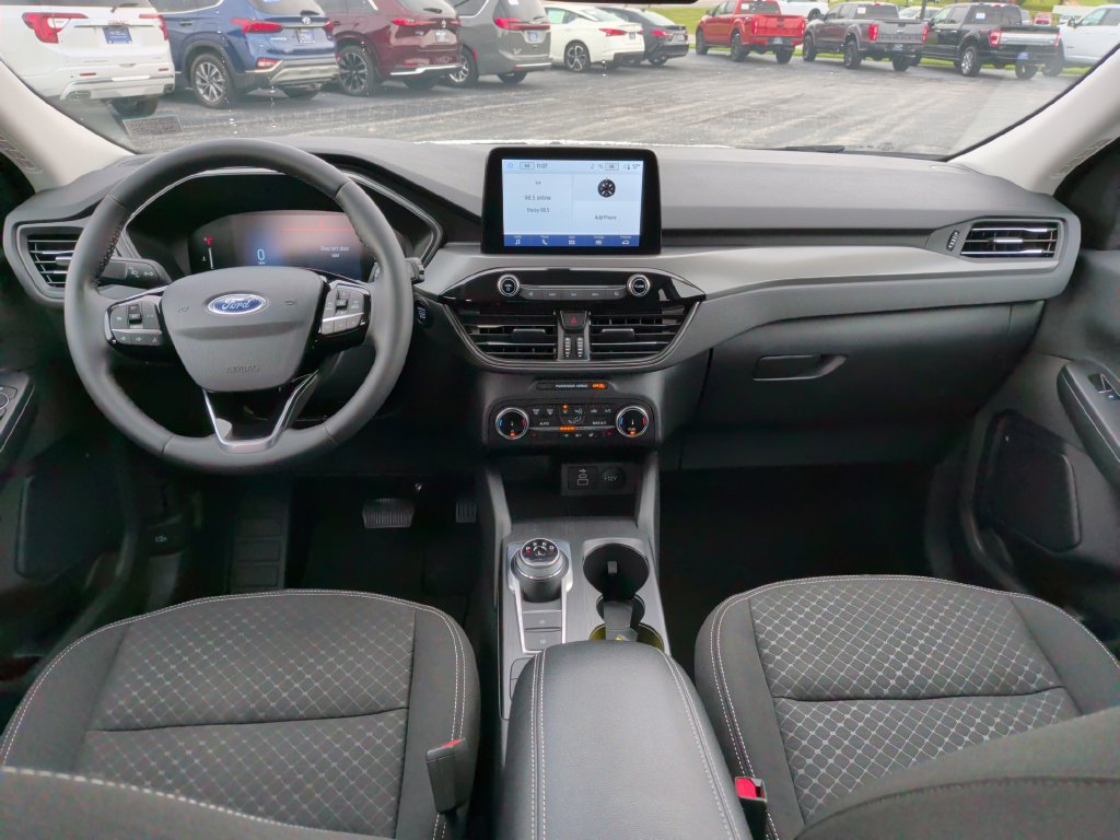 Certified 2024 Ford Escape Active AWD/4WD image 2