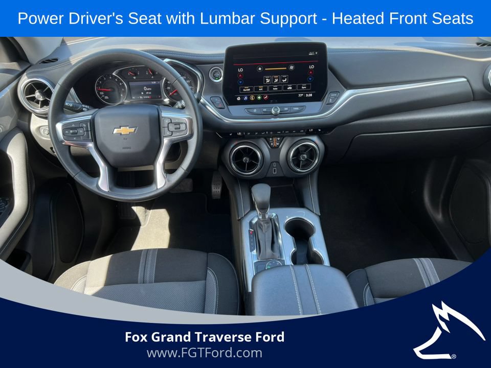 Used 2025 Chevrolet Blazer LT AWD/4WD image 2